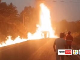 खोपोली-शिल्फाटा मार्गावर टँकर उलटून आग, वाहतूक तीन तास ठप्प Tanker and caught fire on Khopoli -Shilphata road, traffic stopped for three hours